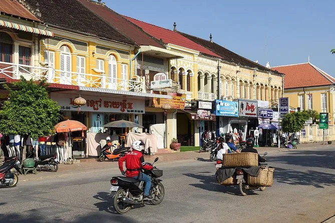 Rue commerçante de Battambang, ville natale de Chetra